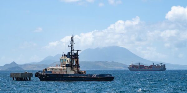 Photo Tugboat towing